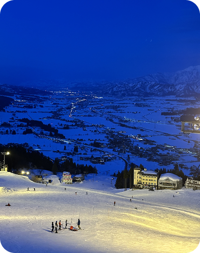 石打丸山スキー場ナイター風景